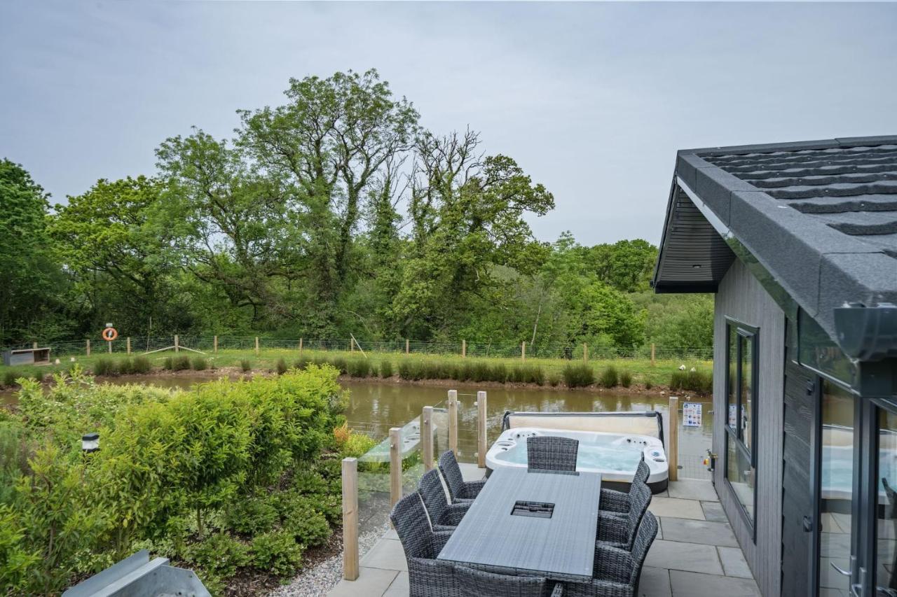 Lilac Lodge, 22 Roadford Lake Lodges Lifton Εξωτερικό φωτογραφία