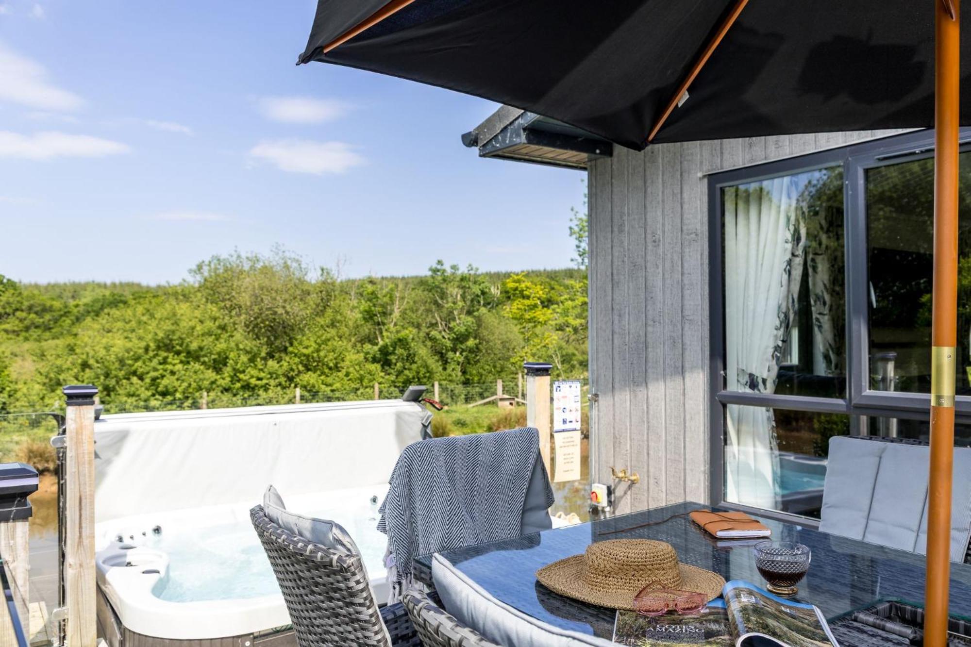 Lilac Lodge, 22 Roadford Lake Lodges Lifton Εξωτερικό φωτογραφία