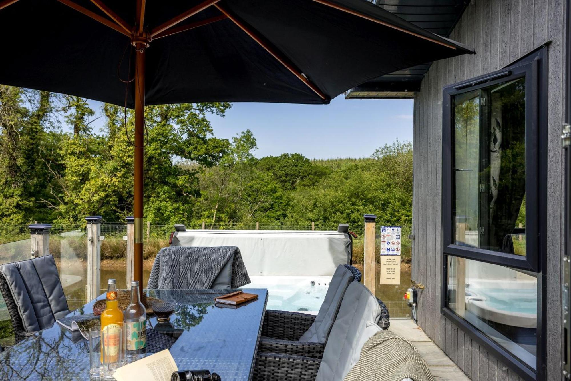 Lilac Lodge, 22 Roadford Lake Lodges Lifton Εξωτερικό φωτογραφία