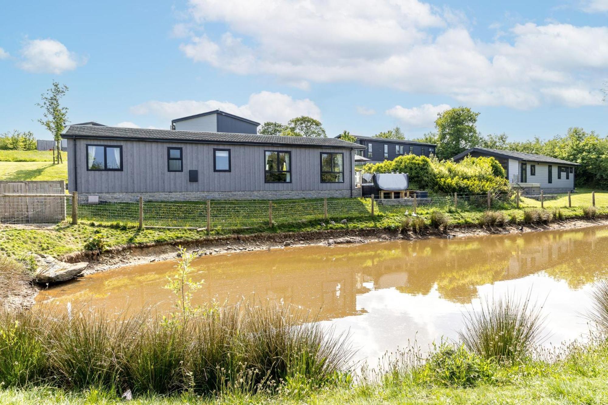 Lilac Lodge, 22 Roadford Lake Lodges Lifton Εξωτερικό φωτογραφία